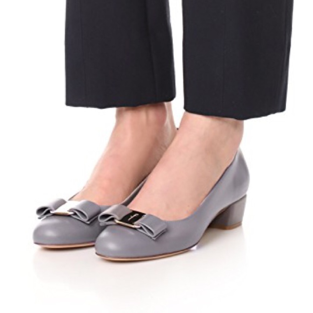 Ferragamo Vara Bow pump